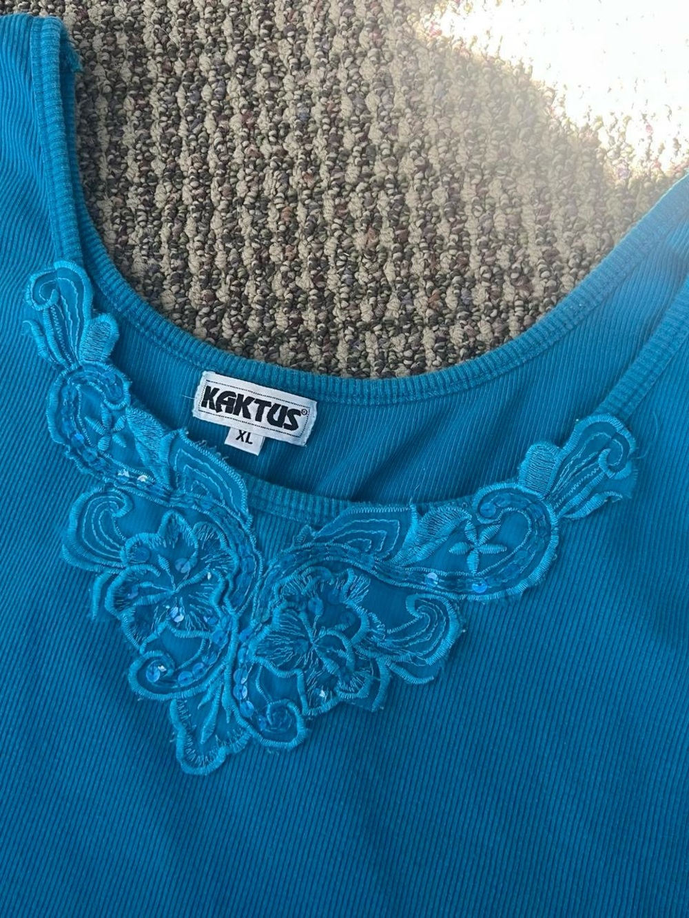 Vintage beaded Kaktus Women's Teal Embroidered Scoop Neck Top